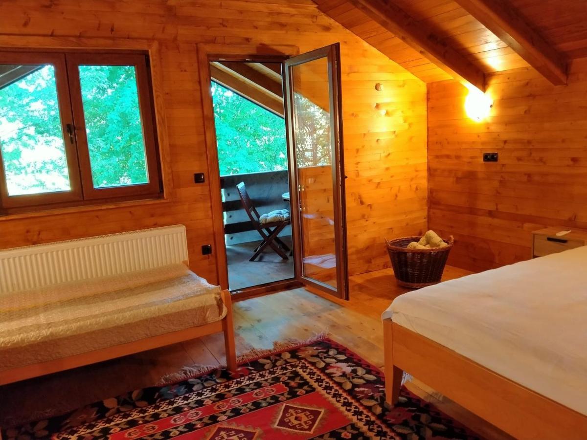 Kuca U Sumi - Forest House Near National Park Una - Air Spa Lohovo Біхач Номер фото